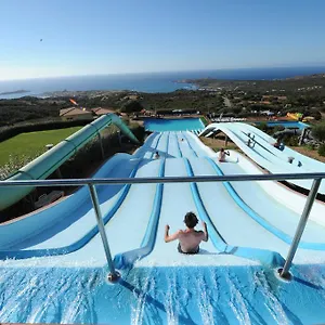 Aquafantasy Apartahotel